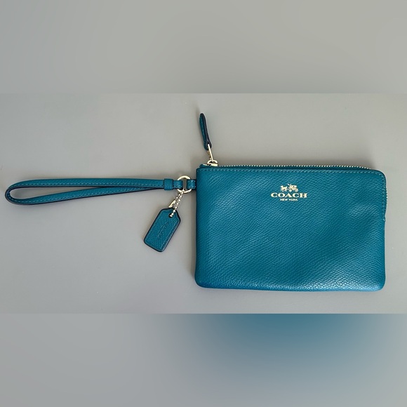 Coach Handbags - Coach Leather Wristlet F54626